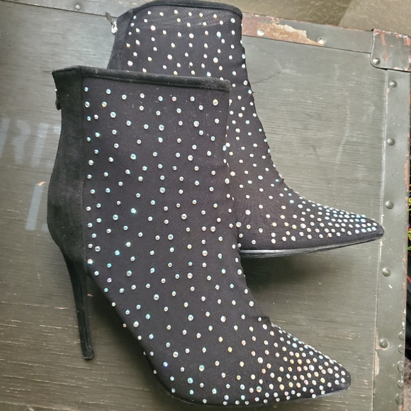 Boots - Picture 3 of 3